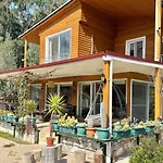 Lueks Kaktues Oezel Havuz, Sauna & Jakuzi & Kano Marmaris
