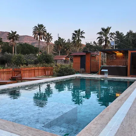 Lueks Kaktues Oezel Havuz, Sauna & Jakuzi & Kano Vilă Marmaris