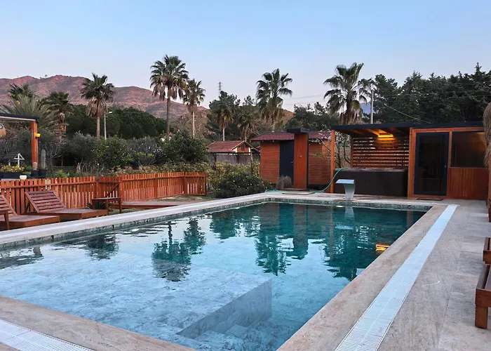 Lueks Kaktues Oezel Havuz, Sauna & Jakuzi & Kano Vila Marmaris