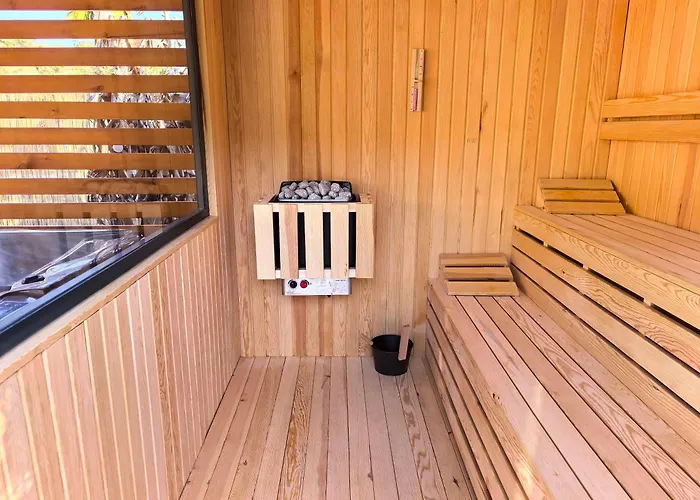 Lueks Kaktues Oezel Havuz, Sauna & Jakuzi & Kano וילה מרמריס